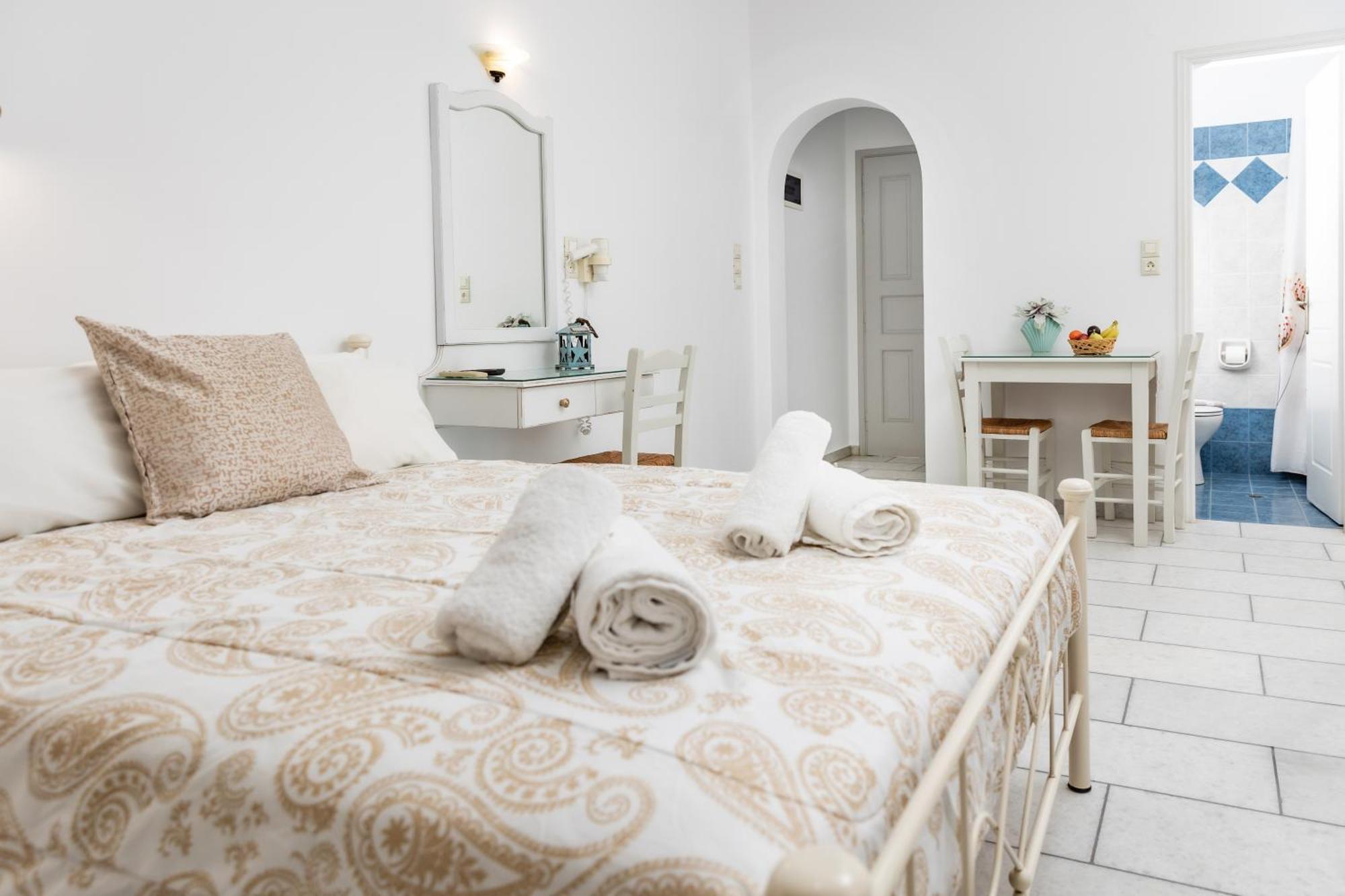 Depis Studios & Apartments Naxos City Bagian luar foto