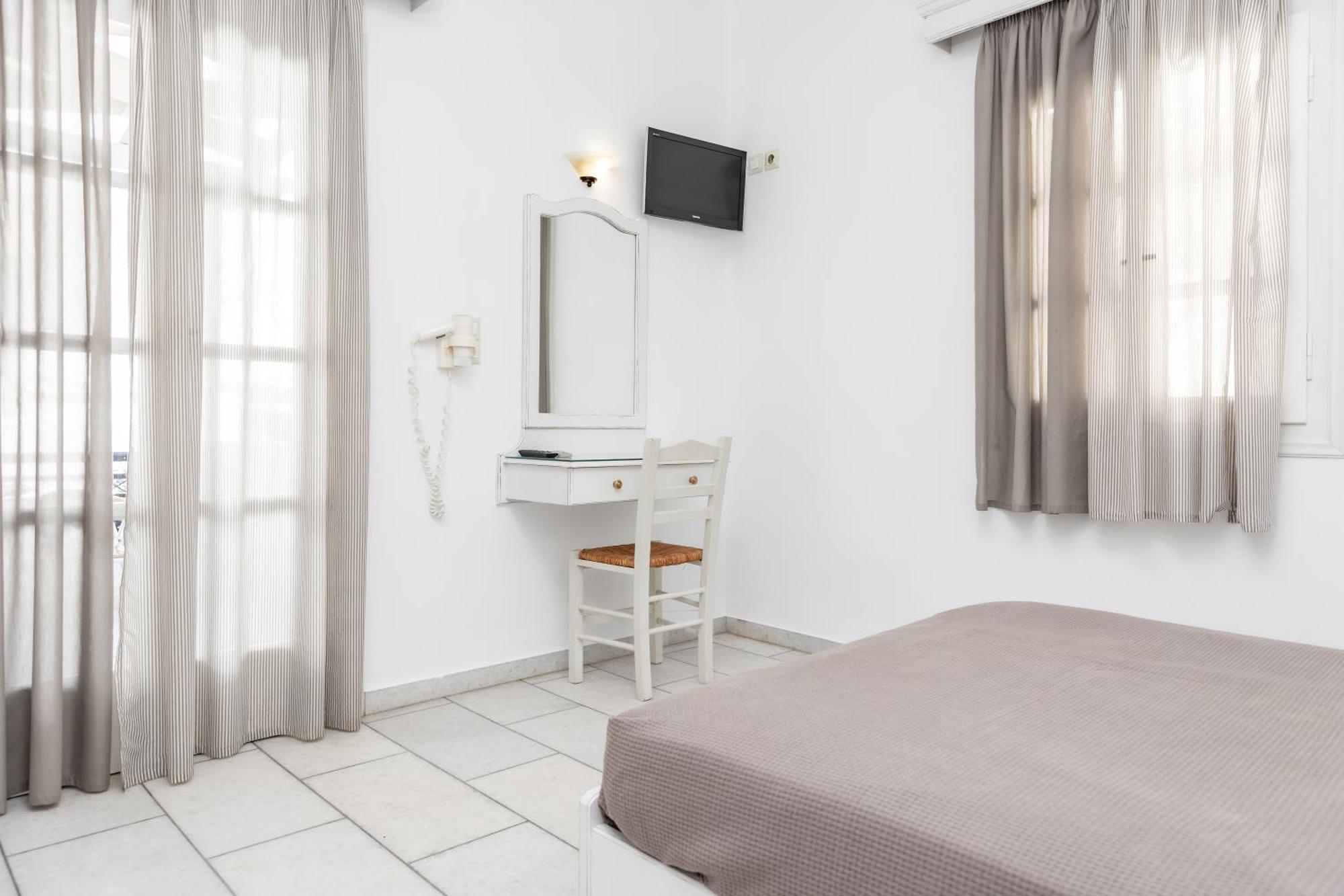 Depis Studios & Apartments Naxos City Bagian luar foto