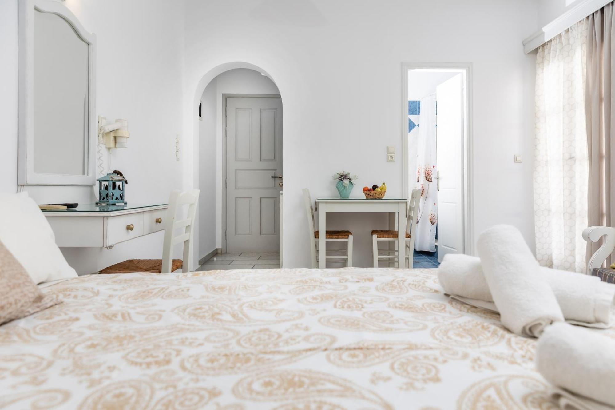 Depis Studios & Apartments Naxos City Bagian luar foto