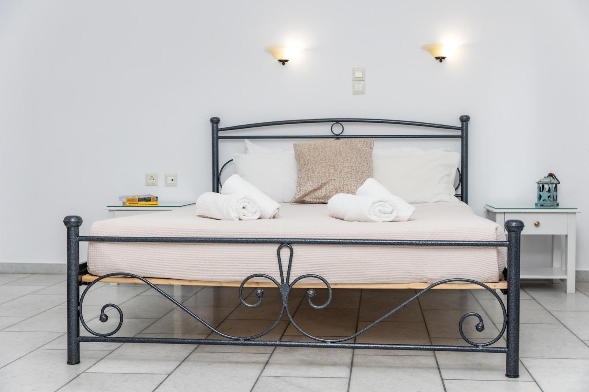 Depis Studios & Apartments Naxos City Bagian luar foto