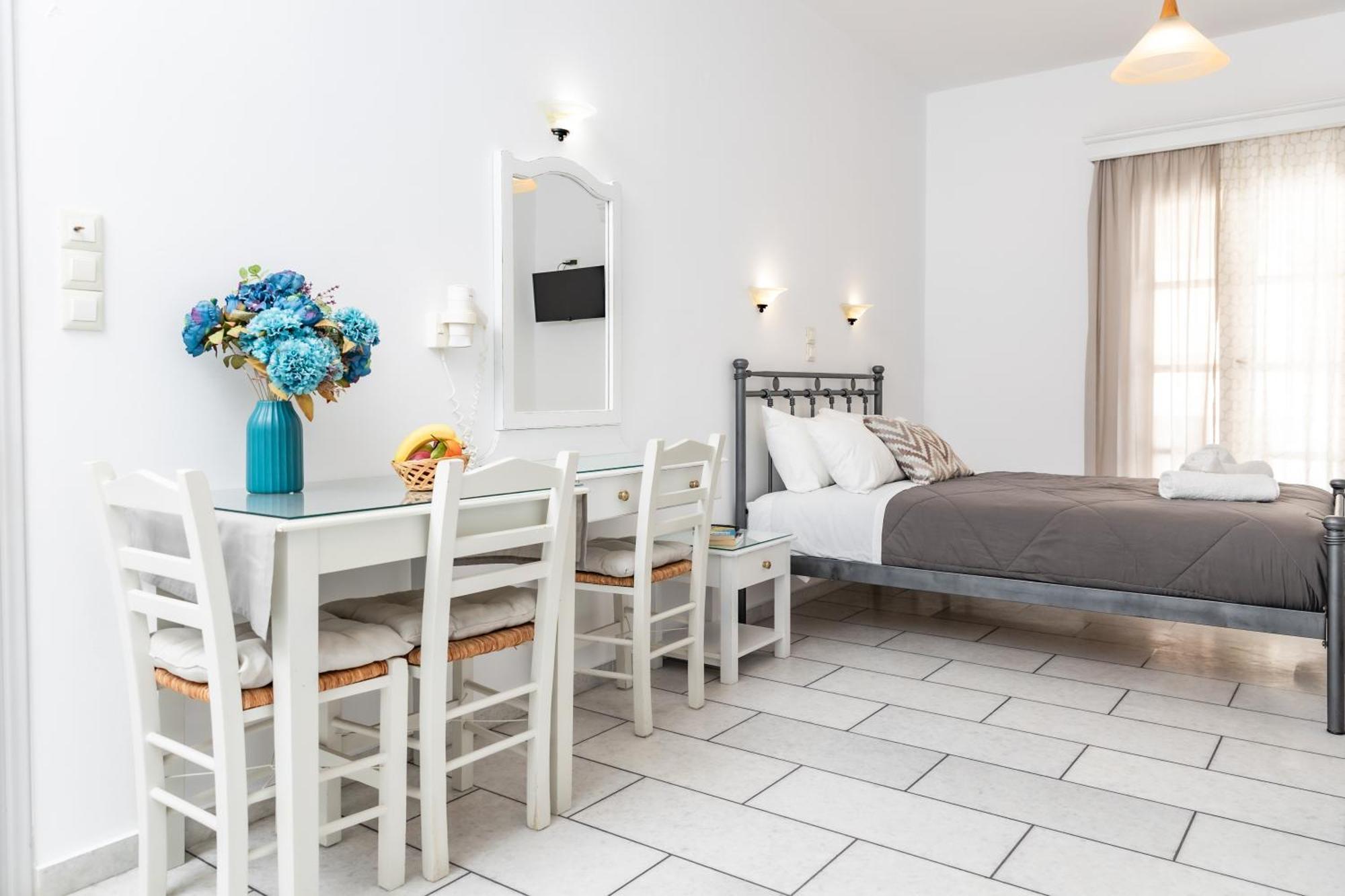 Depis Studios & Apartments Naxos City Bagian luar foto