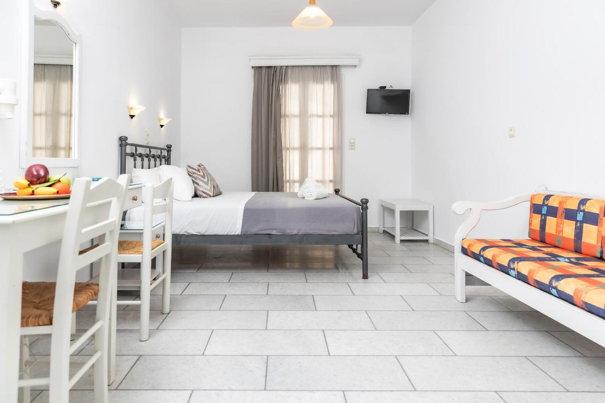 Depis Studios & Apartments Naxos City Bagian luar foto