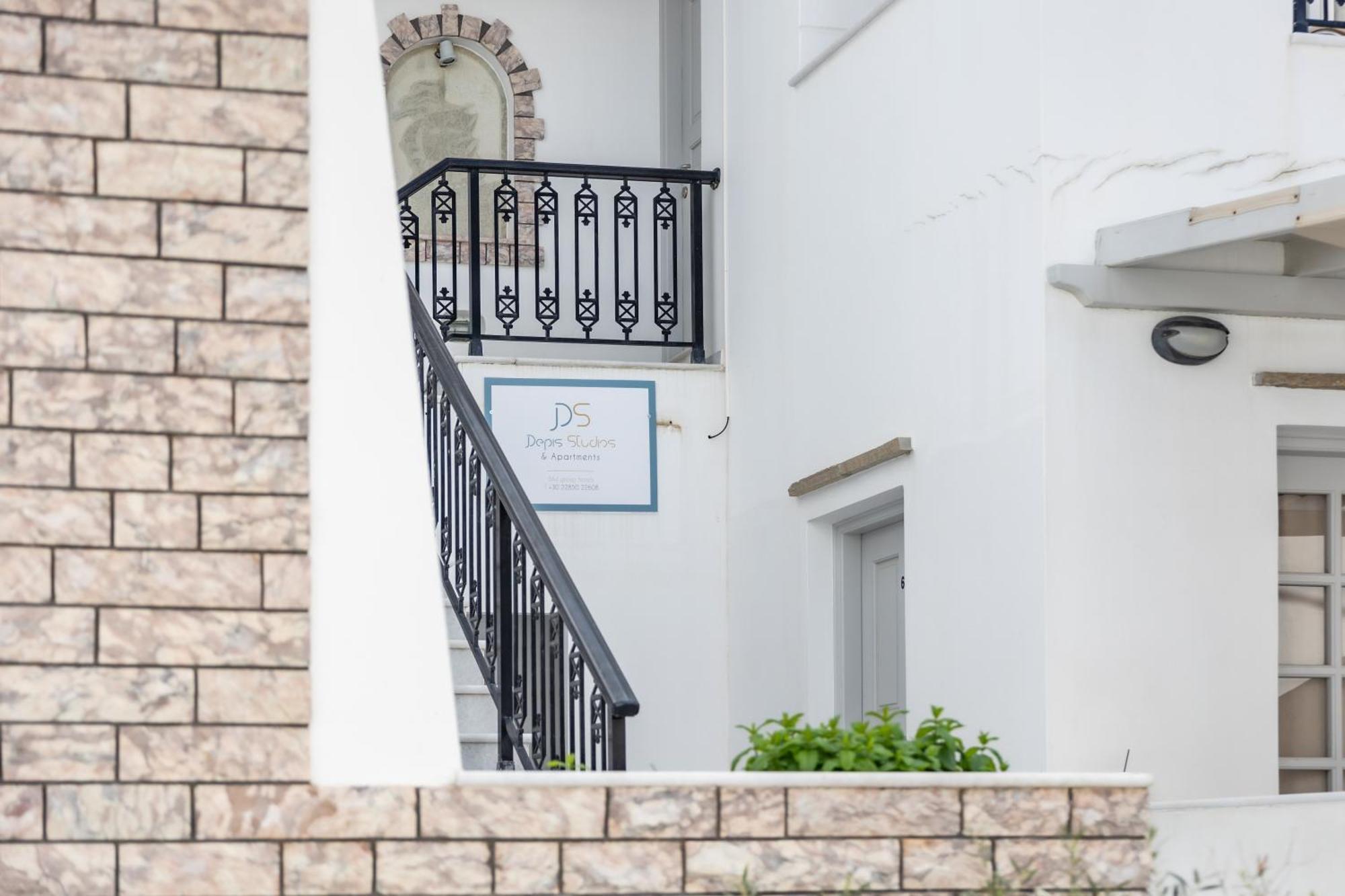 Depis Studios & Apartments Naxos City Bagian luar foto