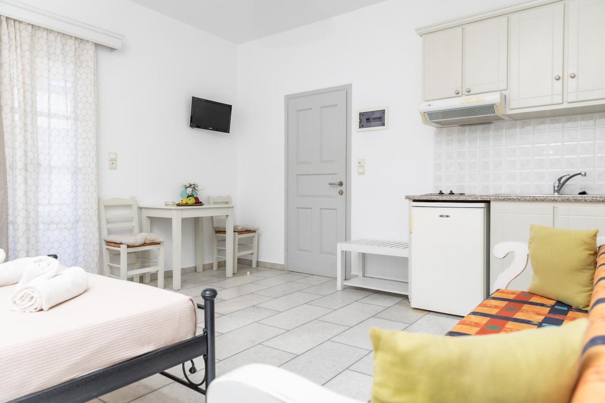 Depis Studios & Apartments Naxos City Bagian luar foto