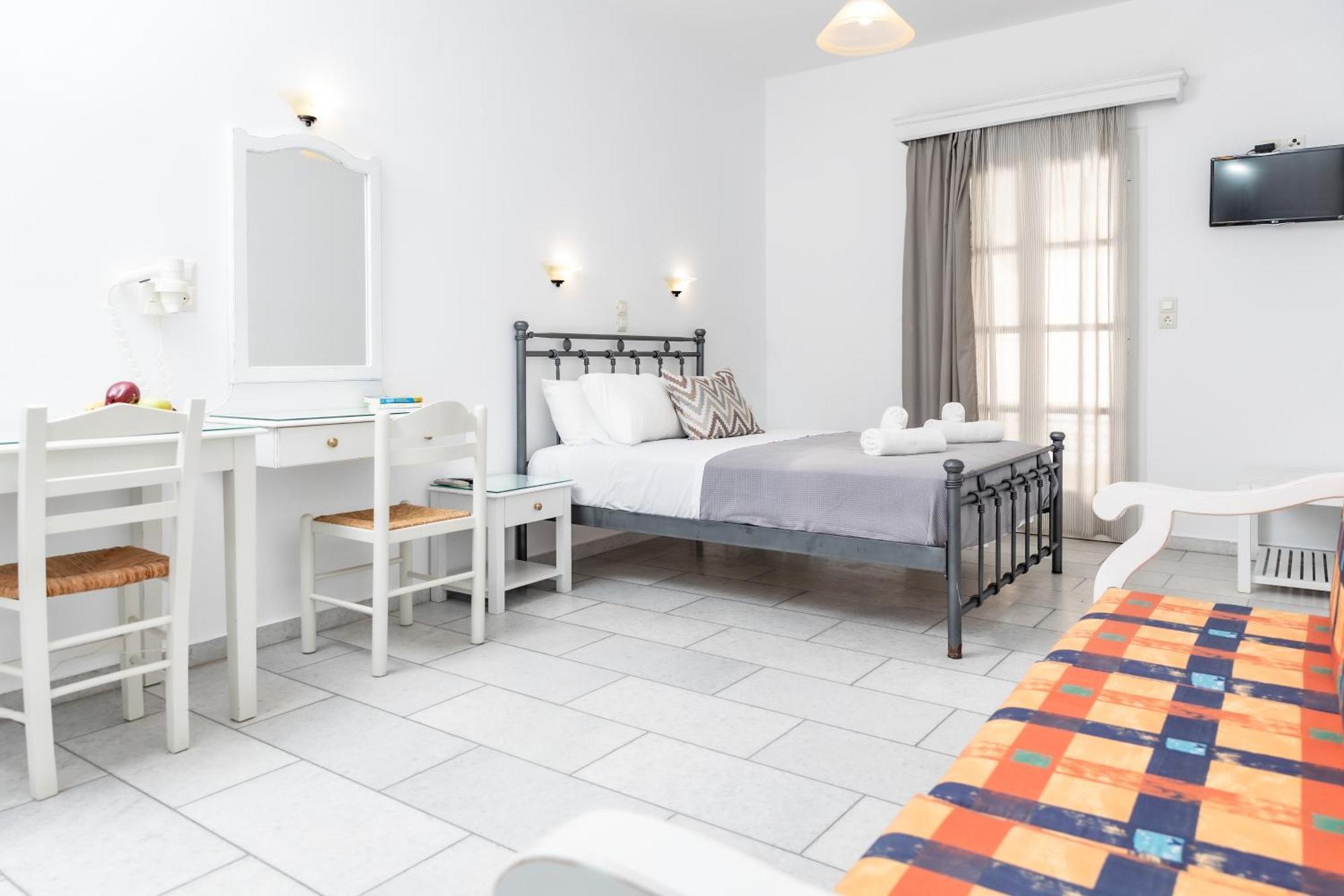 Depis Studios & Apartments Naxos City Bagian luar foto